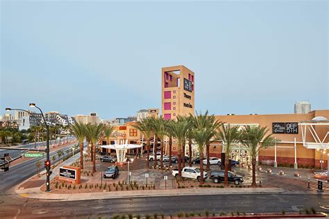 north premium outlet stores.